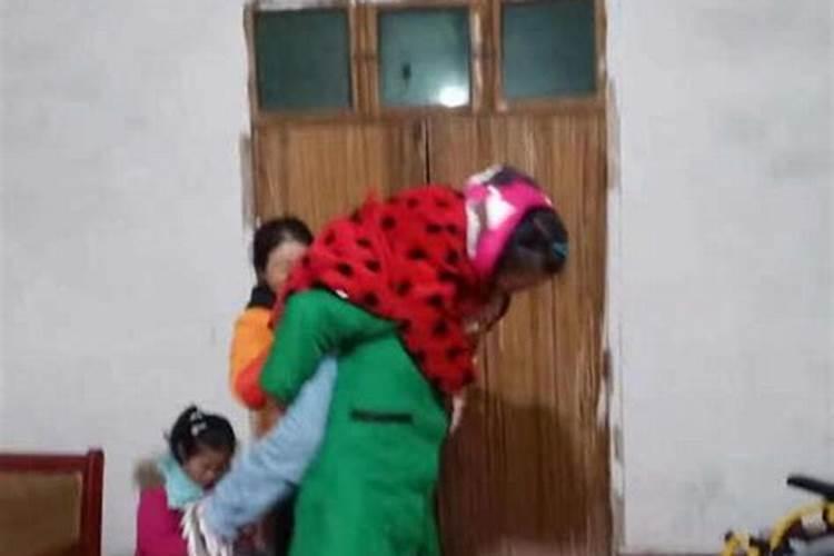 中元节孙女能上坟祭拜吗 中元节孙女可以上坟祭拜吗