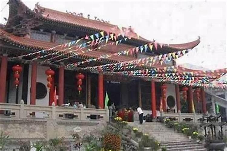 亲人离世家里不烧七,去寺庙做法事可以吗？
