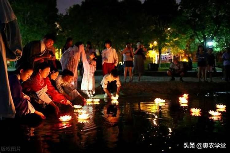 八字带华盖是什么意思
