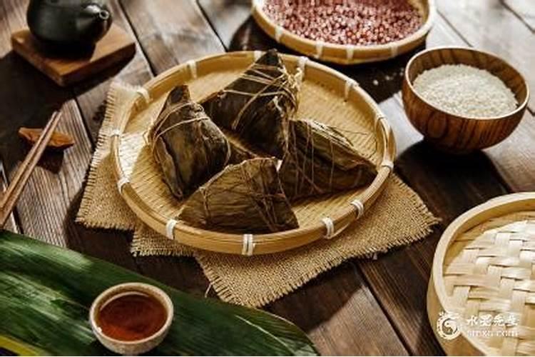 婴儿肚兜绣什么图案好端午节为什么要给宝宝穿上五毒肚兜