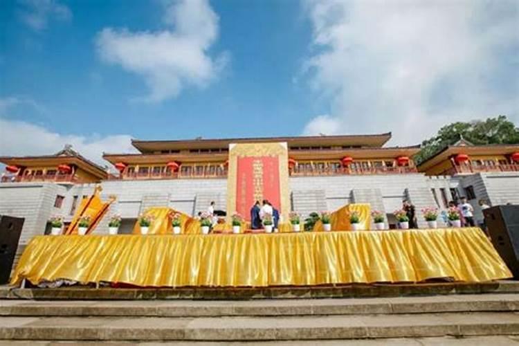 正月十五送灯上坟白天去可以吗？