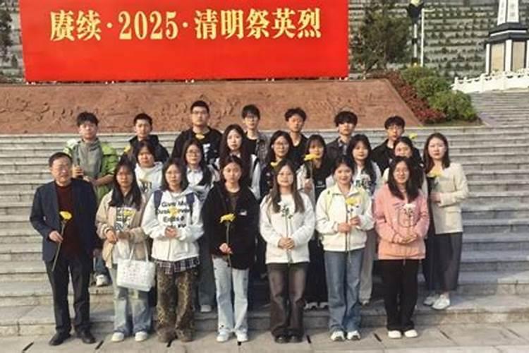 已婚女人梦见和别的男人暧昧