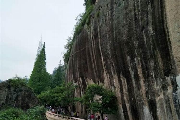求一篇写赤壁春节习俗的作文