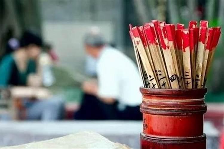 女人梦见红鲤鱼是什么意思 预兆