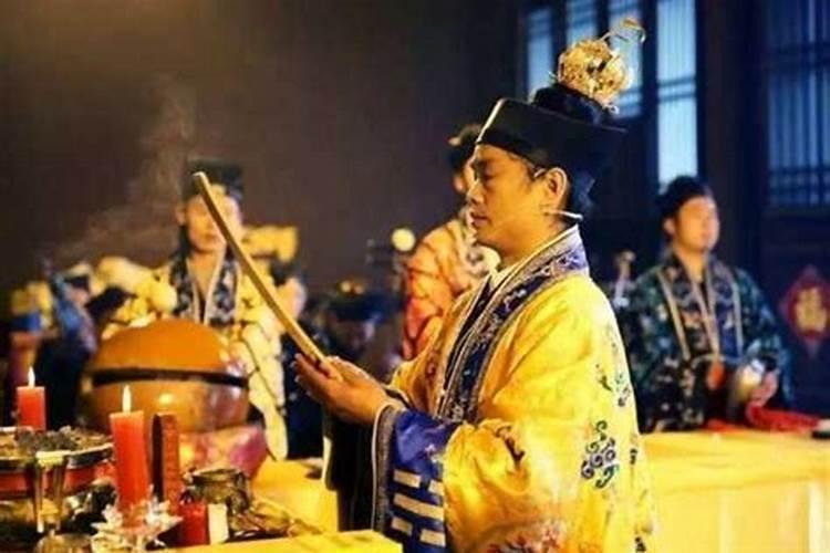 梦见僵尸到处咬人