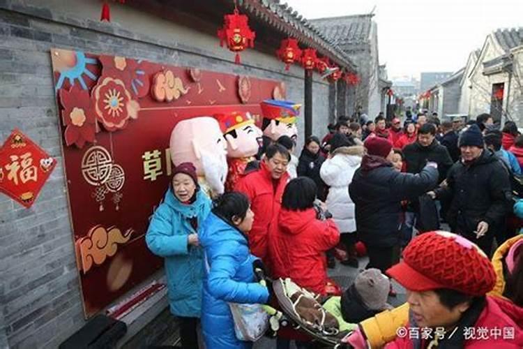 八月十五敬菩萨上供放什么 八月十五敬菩萨上供上几样