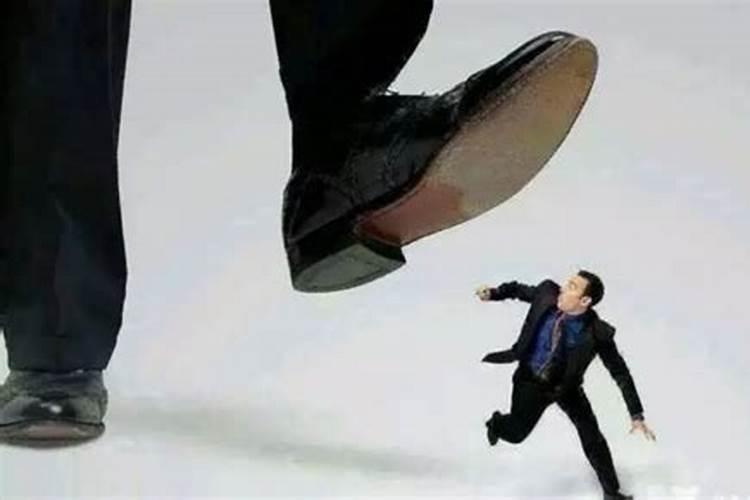 小区楼道保洁有没有义务为业主扔生活垃圾？