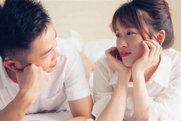 梦见和男人有暧昧的肢体动作