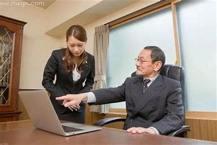 梦见老板和我说话是什么意思