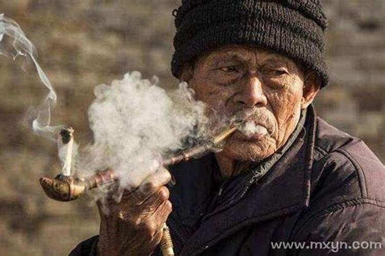 梦见死去的亲戚长辈是什么意思？