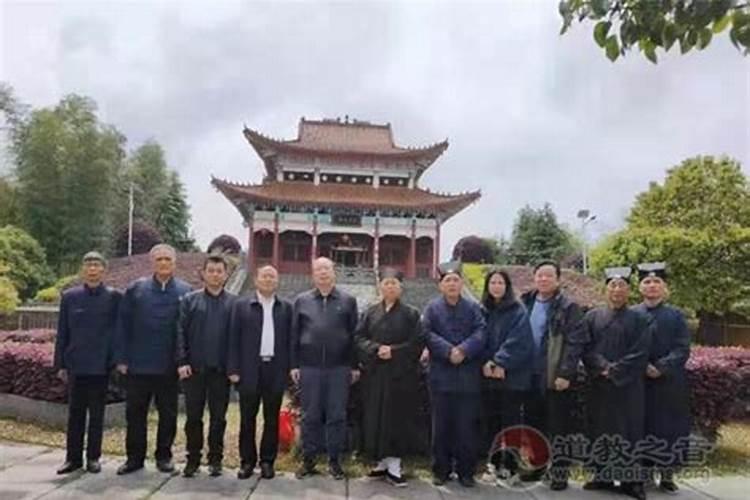 算命 本人1986年10月10日出生 早6点到7点左右!具体时间记不住了!最近...