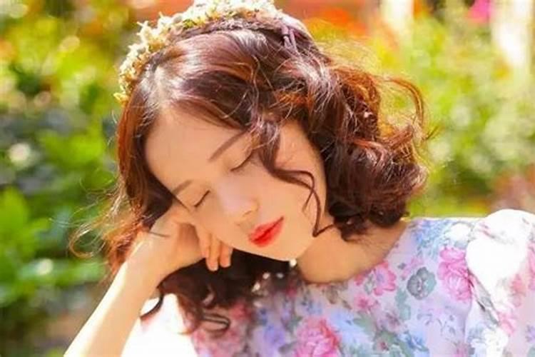 梦见别人抬死人人过去的预兆