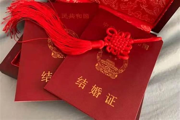 2025属蛇本命年可以领证吗 属蛇人适合在什么时候结婚
