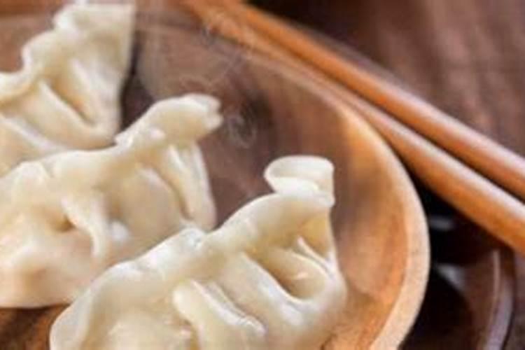 梦见他人吃饺子我没吃