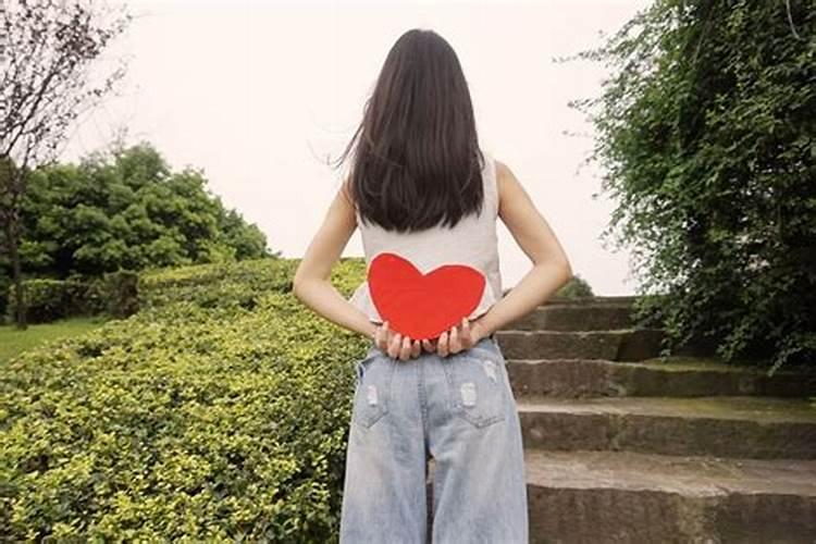 梦见被女人追求的预兆