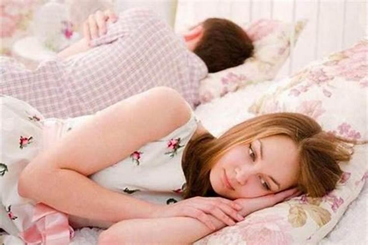经常做梦 然后梦里很乱 好多人的样子 是怎么回事、、？