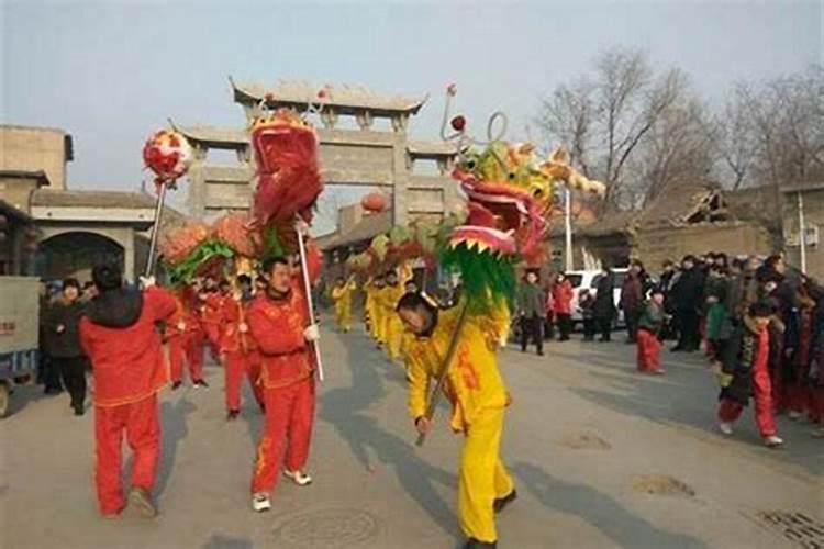 那位算命大师请帮小女子算一下我的四柱八字,和姻缘.姓名:何巧娜 姓别...