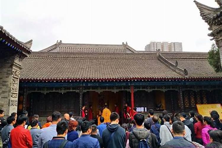 .家里老人去世第一年农历十月一不回去有忌讳吗