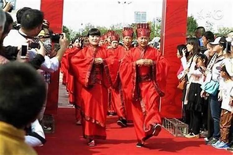 如何用八字看墓地风水？