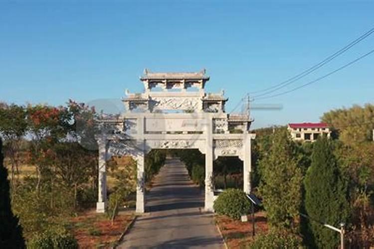 安徽池州一男子打伞盗窃女性内衣,他将面临什么处罚？