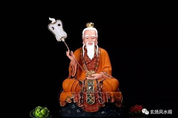 梦见妹妹偷看我