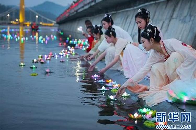 8月21日是什么日子,我是青岛的,为什么这一天外面的人都在放鞭炮？