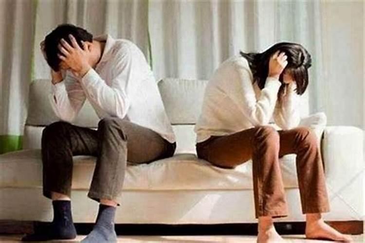 梦见女朋友和别的男人在一起