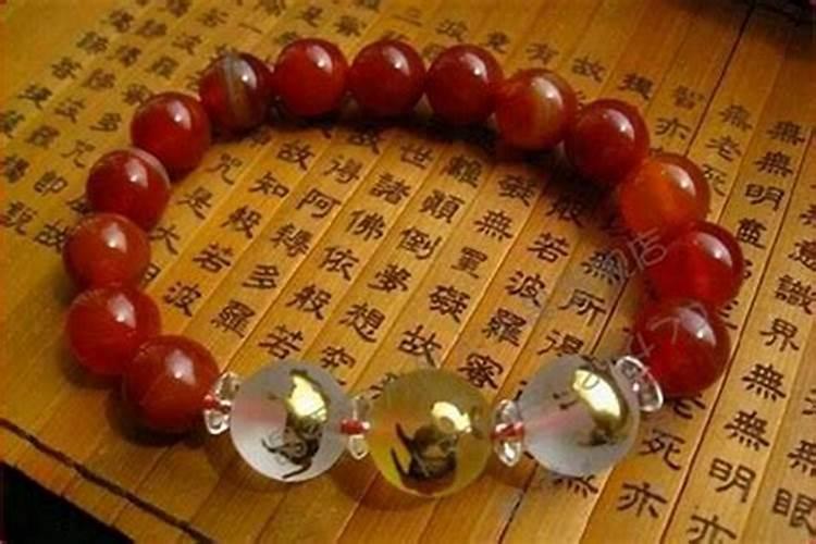 五行金旺缺水佩戴什么？