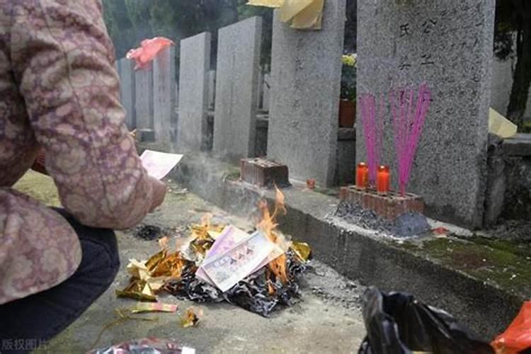 七月十五什么人不能上坟