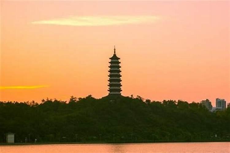 属龙的为什么怕属兔的 几月份的兔和龙不相害