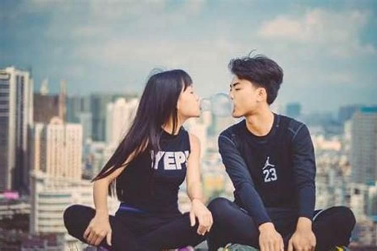 梦见和前妻旅游走进泥泞路