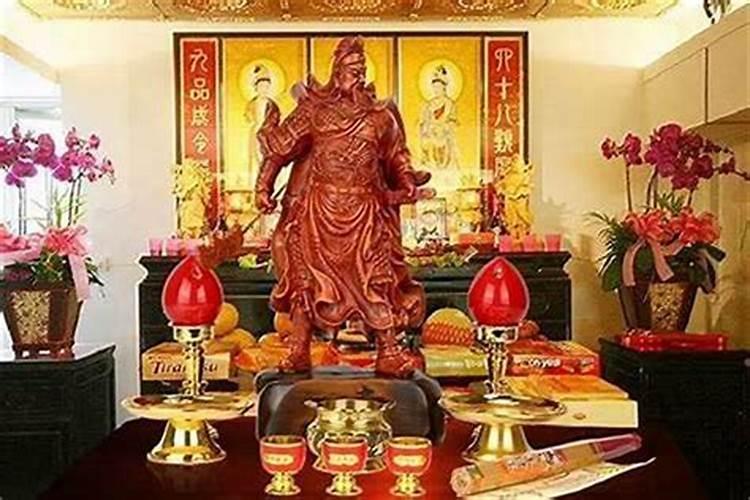 犯太岁拜哪个菩萨