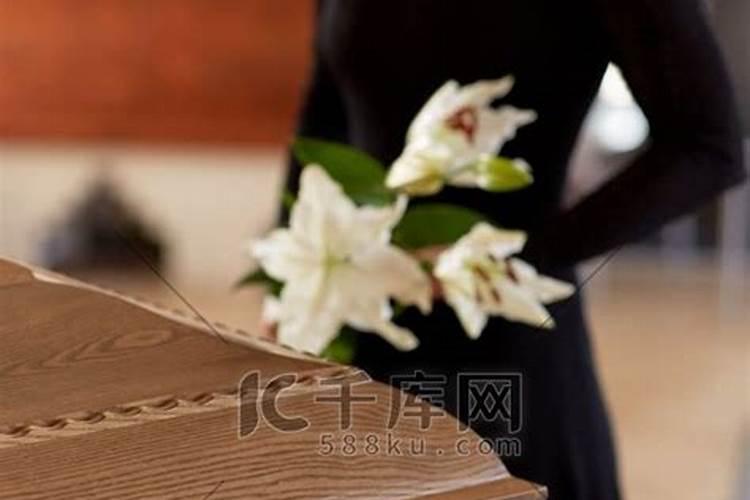 梦到前女友和别人在一起