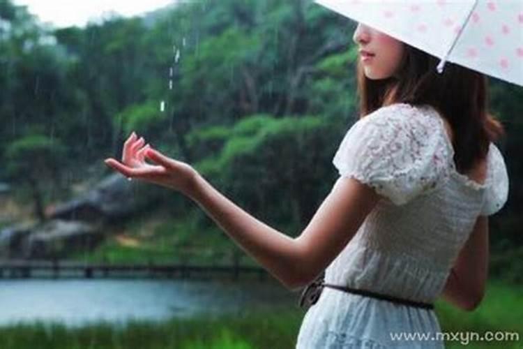 梦见下雨是什么征兆 男性