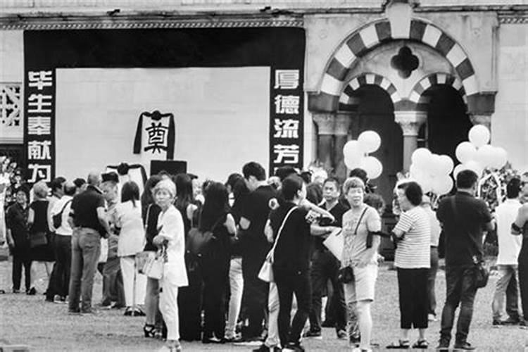 梦见参加已故的外公的葬礼的预兆