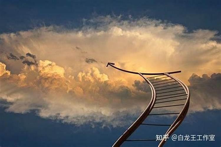 梦见已故的父母像在世时一样并和自己生活是什么预兆？