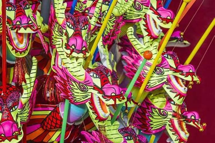 我出门打工15年了,基本走到哪个地方,都会犯小人,很多地方都会被小人搞掉...