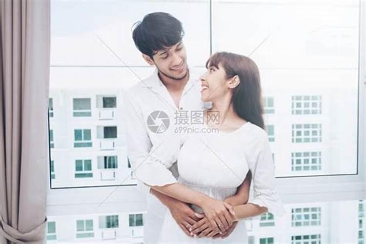 梦见男人在背后抱住我的预兆