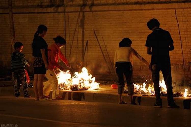 第一年去世的人七月十五要祭奠么？
