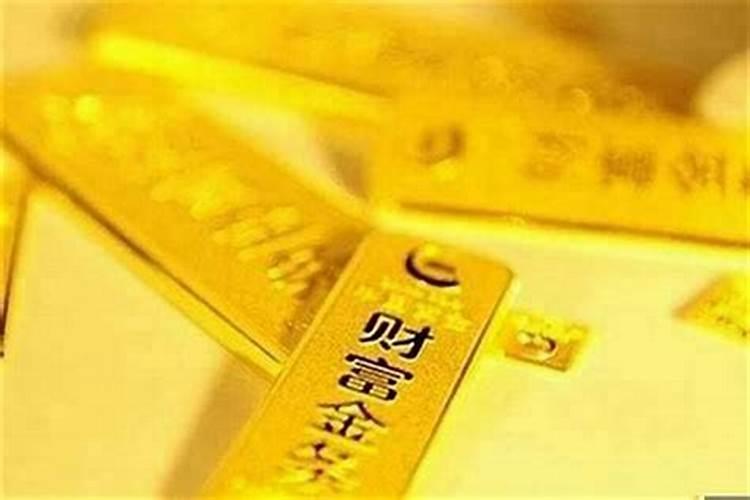 属蛇八月出生命苦 男女一生命运分析？