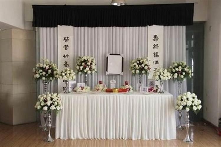 梦见马发怒要撞人是啥梦