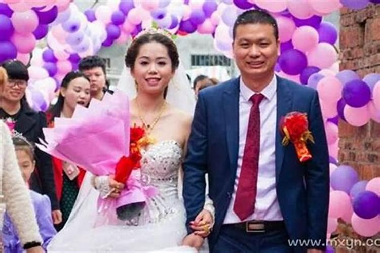 梦见表弟和媳妇的预兆