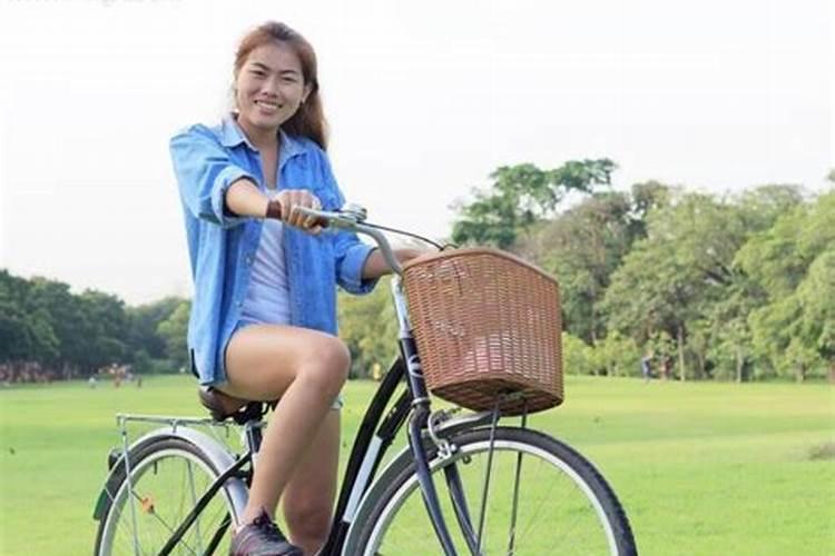 梦见被女人骑车驮着的预兆