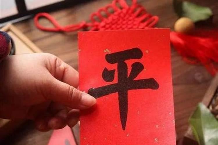 梦见手划破流血是什么意思？
