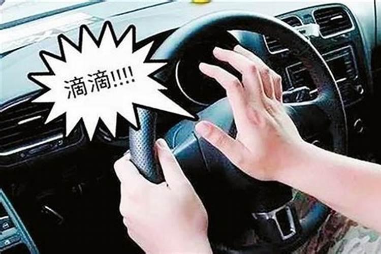 不会开车的人梦见本人开车是什么意思