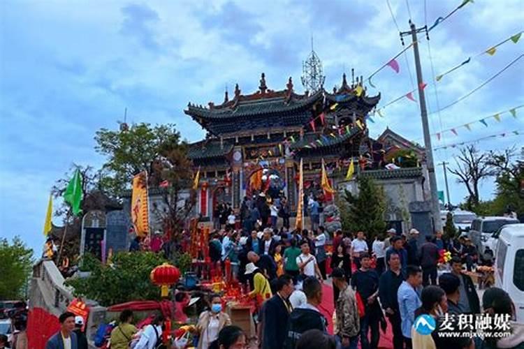孩子在高考前一个月,家长要注意什么？应该怎么做？