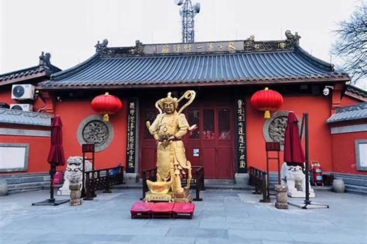 本命年带什么