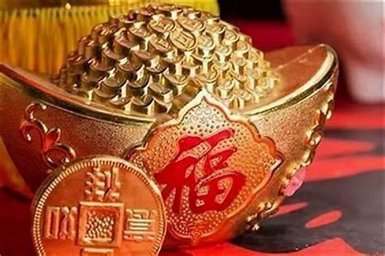 梦见自己家人被蛇咬了是什么意思