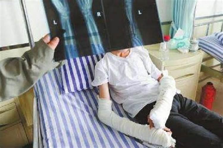 梦见朋友没了一只手的预兆