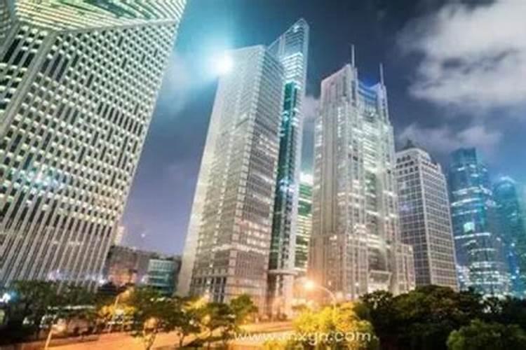 女人梦见高楼大厦预示什么